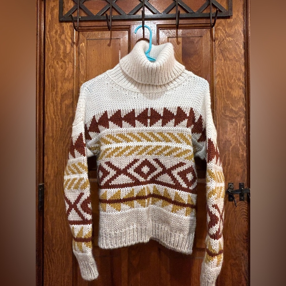 Elsamanda Sweater size Small. NWT.